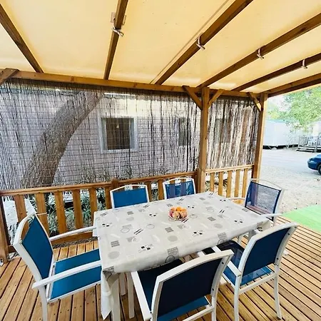 Mobil 8 Personnes Camping L'elysee Vagues Oceanes Le Grau-du-Roi